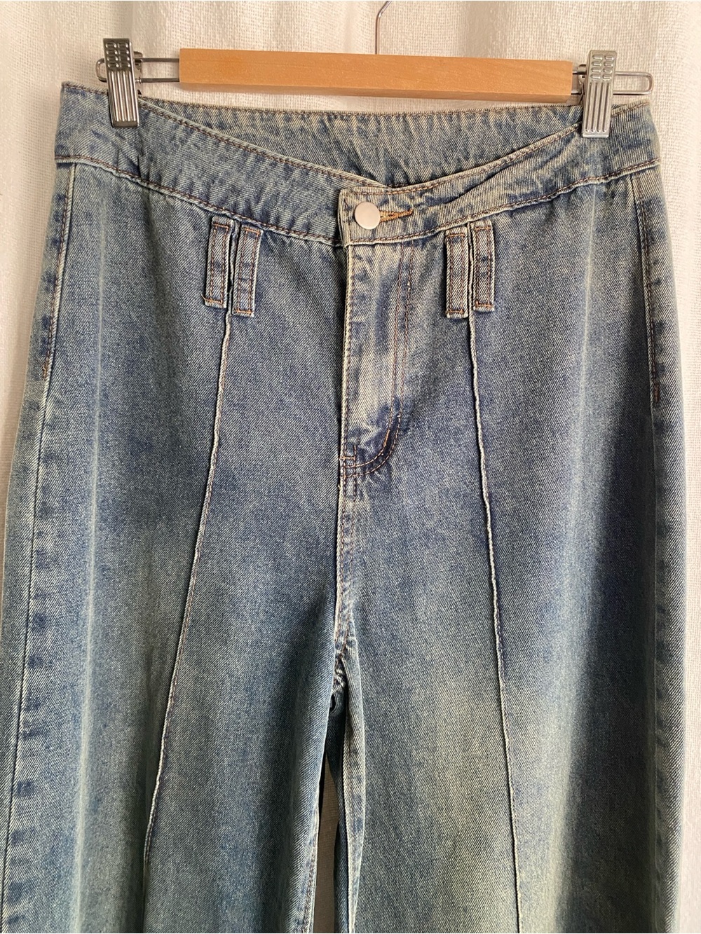 DAZY Seam Front High Waisted Wide Leg Jeans Size Large NWT
